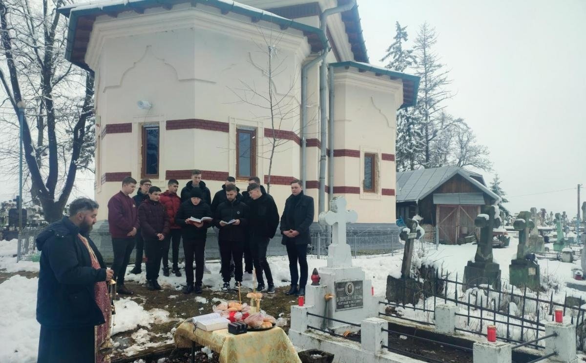 Simpozion județean la Seminarul Teologic „Sfântul Ioan Iacob” din Dorohoi 246079