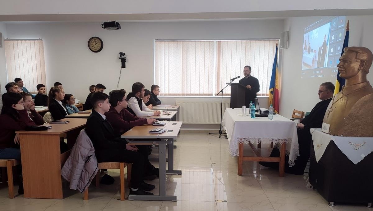 Simpozion județean la Seminarul Teologic „Sfântul Ioan Iacob” din Dorohoi 246080