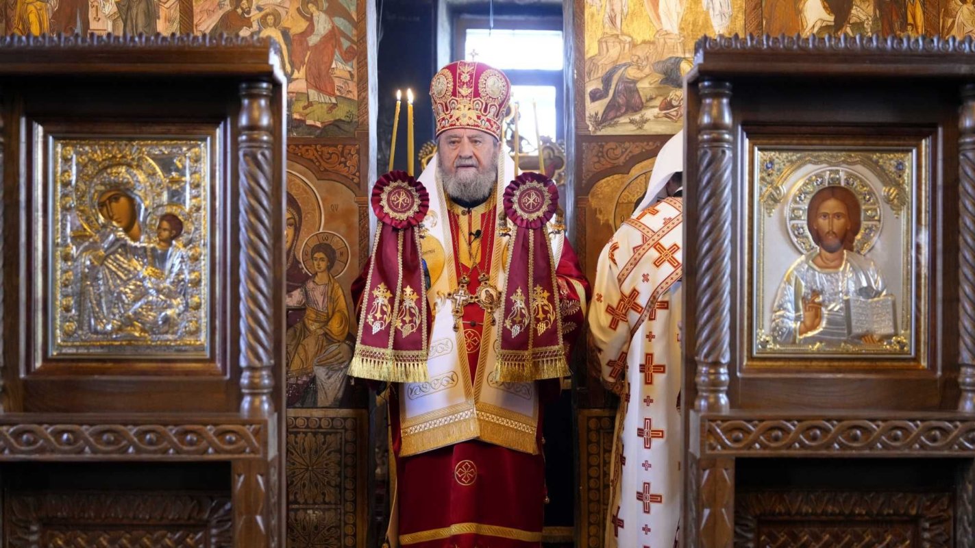 Hramul Bisericii „Sfântul Teodor Tiron” din Sâmbăta de Sus, județul Brașov 246442