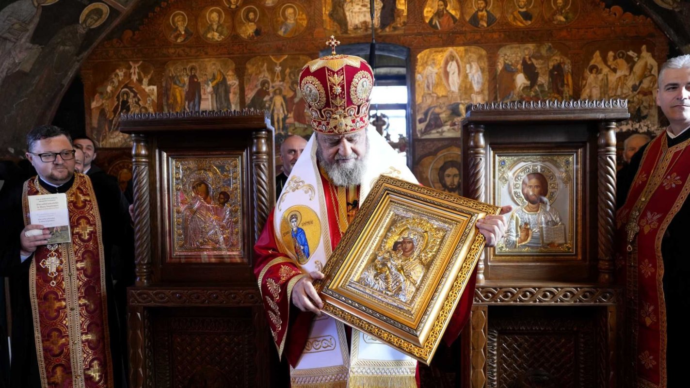 Hramul Bisericii „Sfântul Teodor Tiron” din Sâmbăta de Sus, județul Brașov 246446