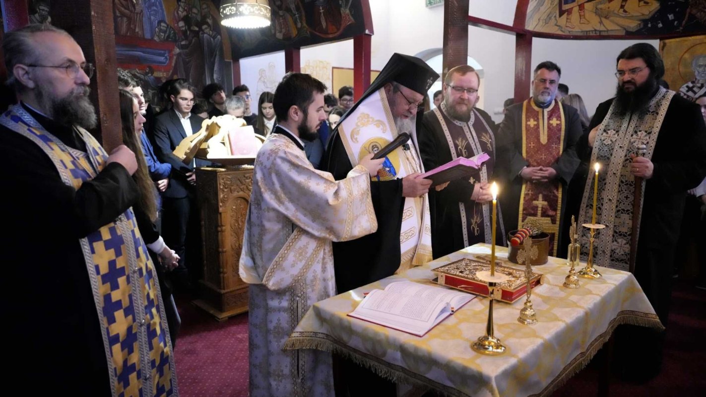 Hramul Bisericii „Sfântul Teodor Tiron” din Sâmbăta de Sus, județul Brașov 246447