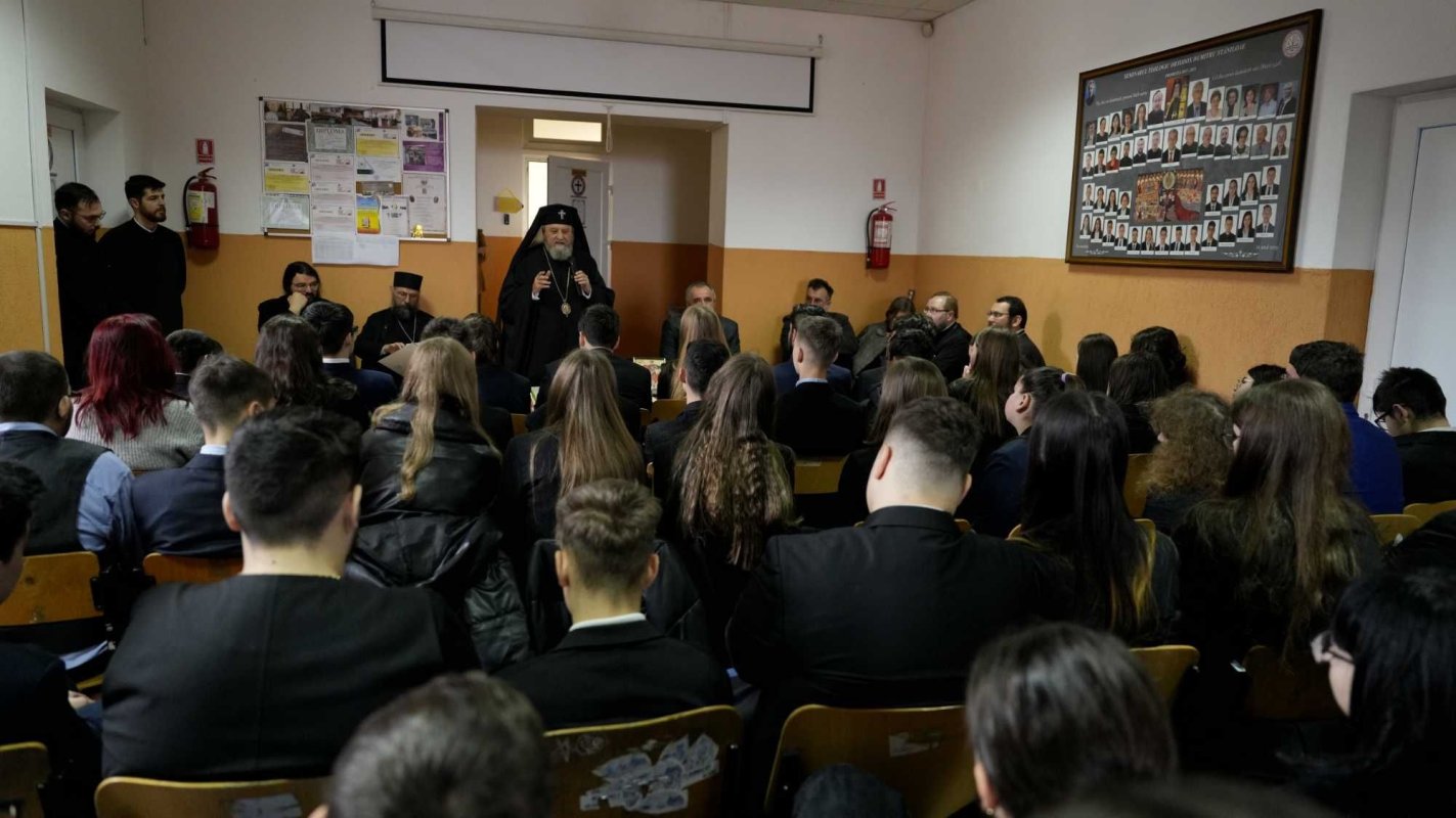 Hramul Bisericii „Sfântul Teodor Tiron” din Sâmbăta de Sus, județul Brașov 246449