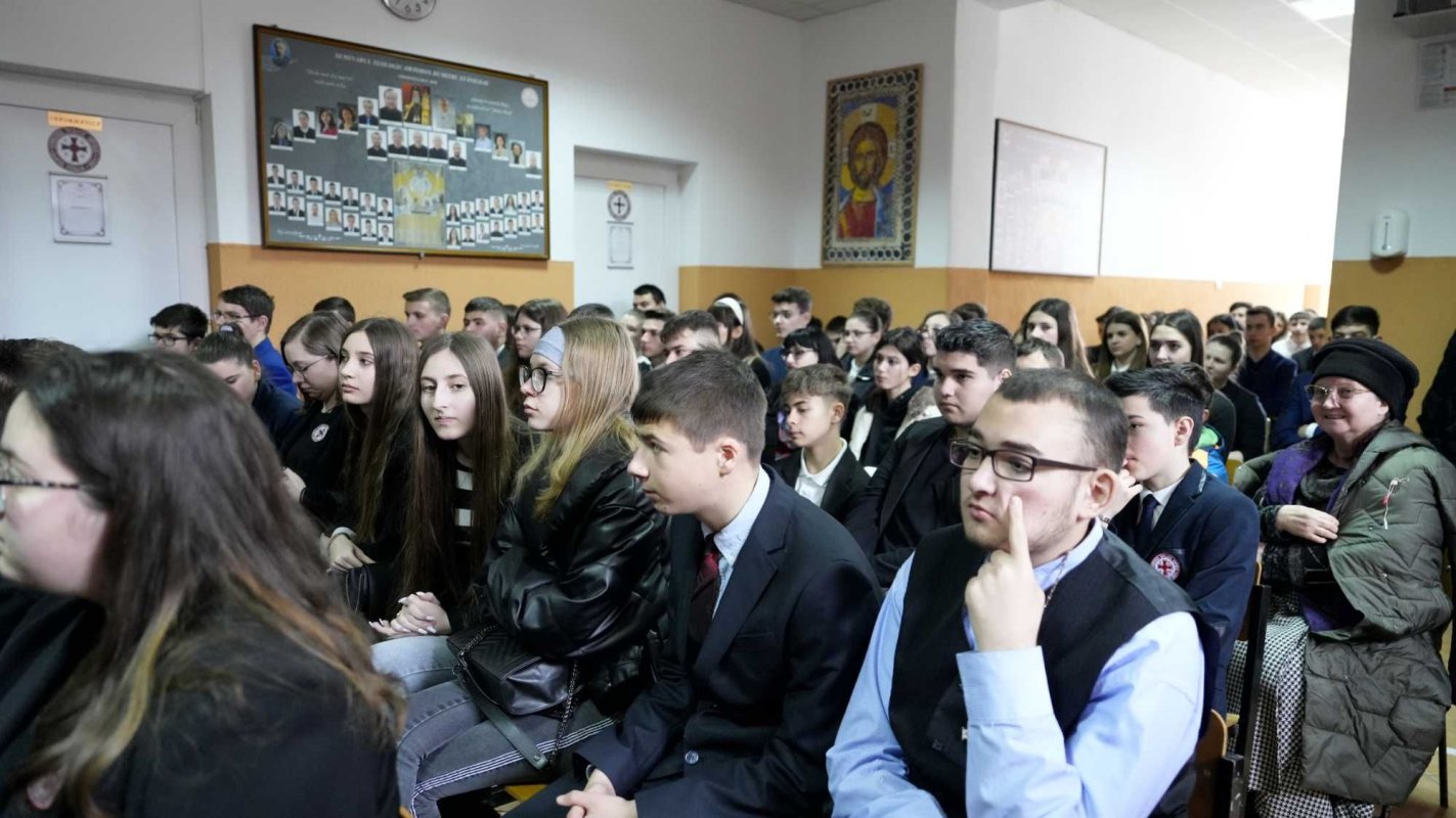 Hramul Bisericii „Sfântul Teodor Tiron” din Sâmbăta de Sus, județul Brașov 246450