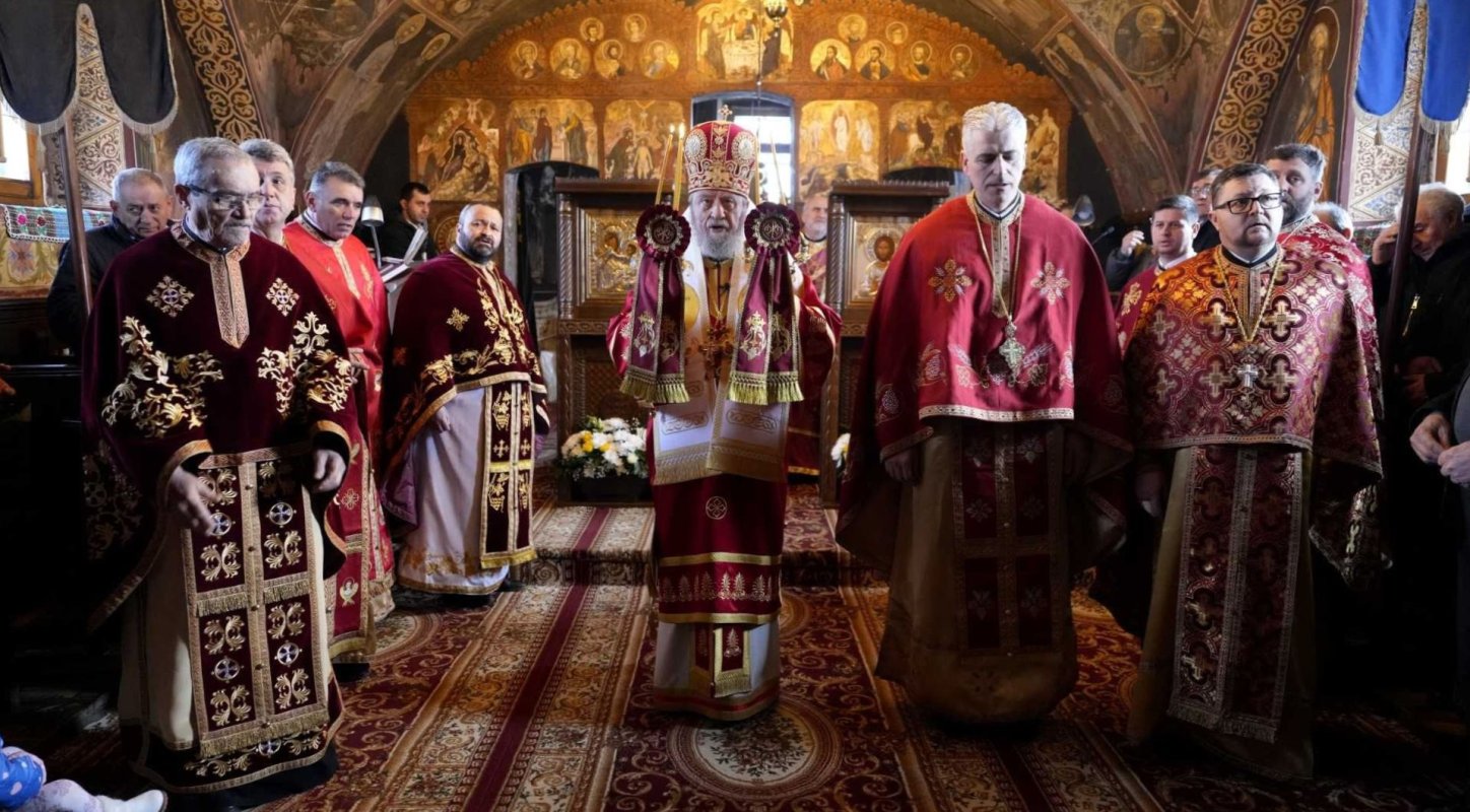 Hramul Bisericii „Sfântul Teodor Tiron” din Sâmbăta de Sus, județul Brașov 246451