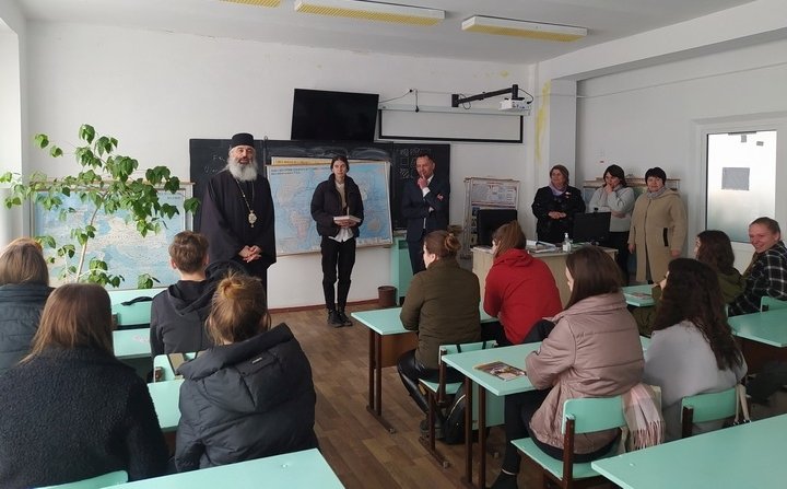 Bursă „Mecena Vasile Stroescu” pentru o elevă silitoare 246540