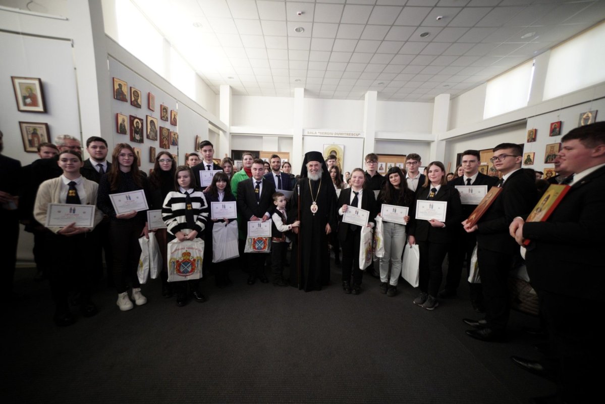 Icoana lui Hristos, chipul strălucitor al frumuseţii Tatălui 246497