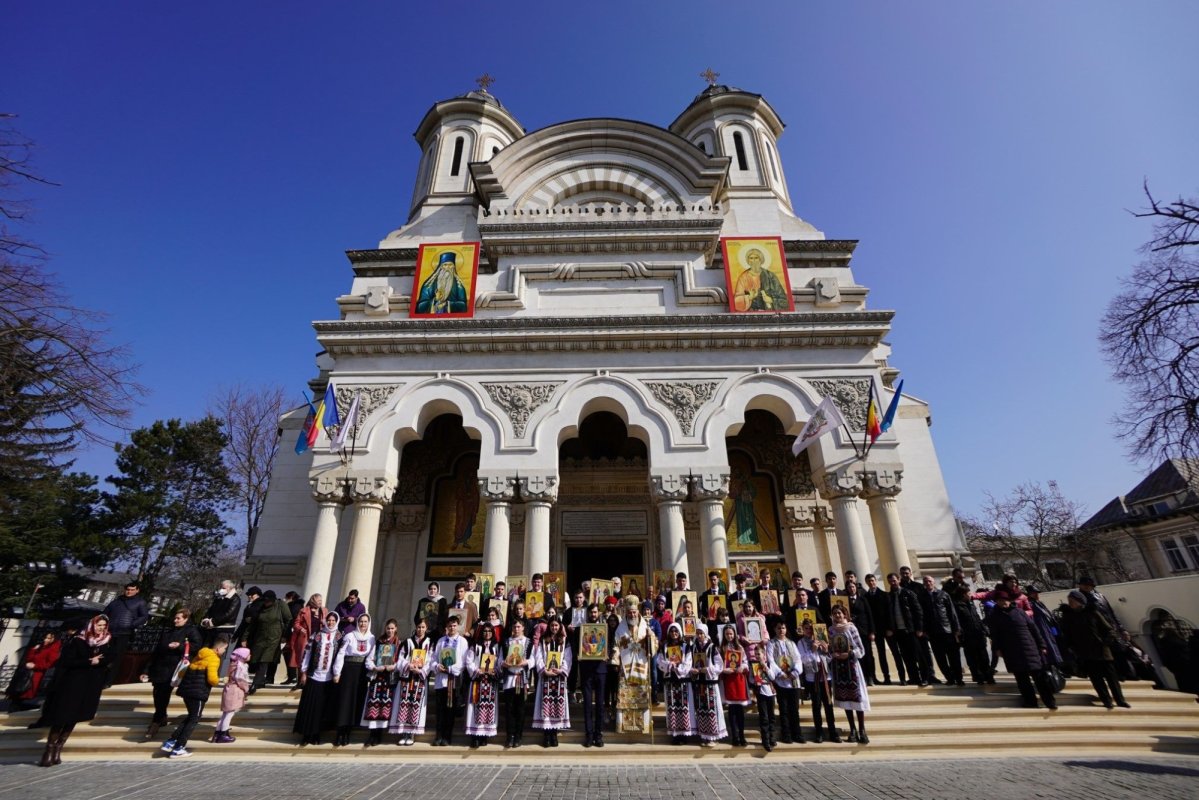 Icoana lui Hristos, chipul strălucitor al frumuseţii Tatălui 246498