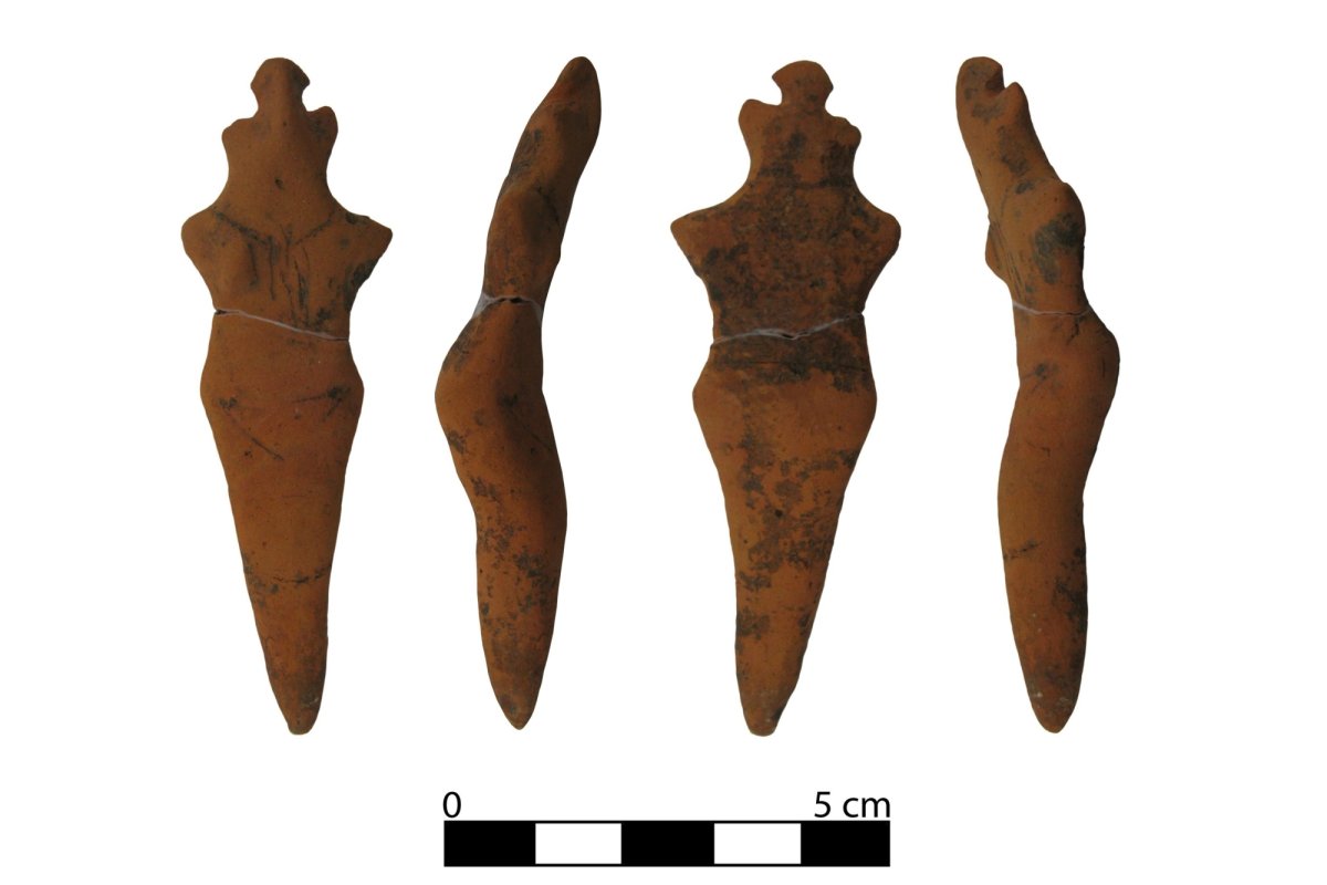 Statuetă feminină veche de 6000 de ani, la Botoșani 246509