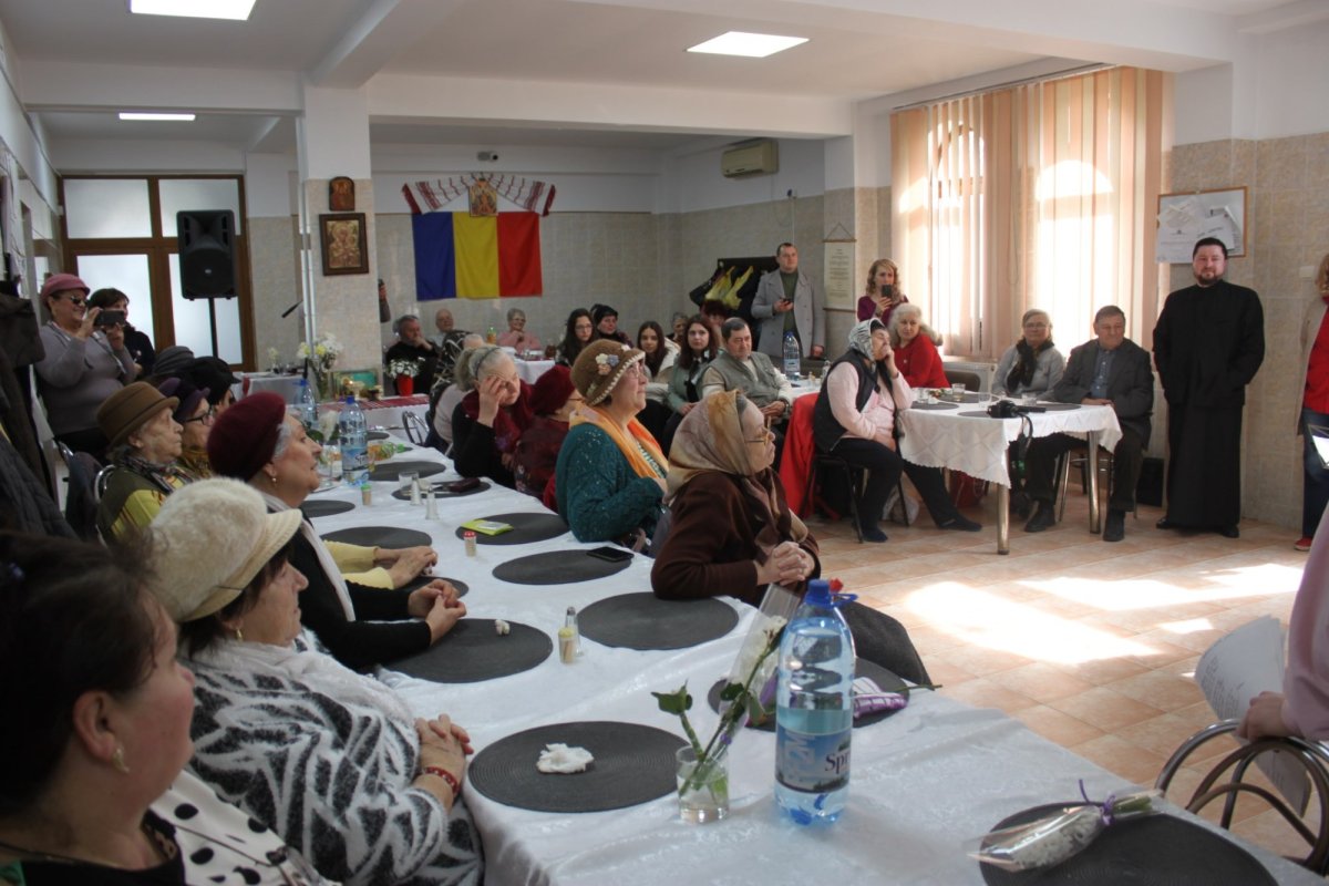 Zi de sărbătoare şi comuniune pentru vârstnicii gălăţeni 246830