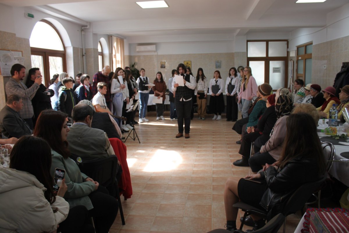 Zi de sărbătoare şi comuniune pentru vârstnicii gălăţeni 246831