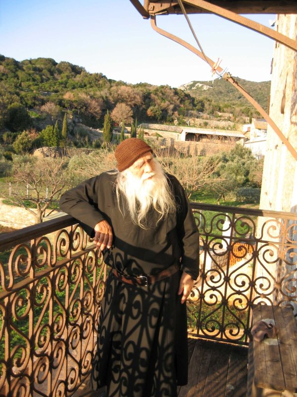  A murit părintele Iulian, duhovnicul Schitului românesc Prodromu din Sfântul Munte 247007