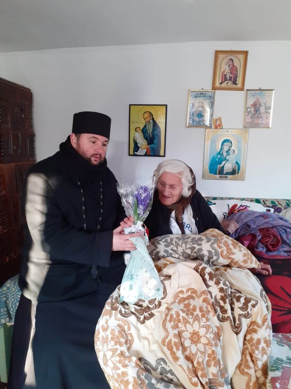 Acțiune socială dedicată bătrânelor dintr‑o parohie prahoveană 246989