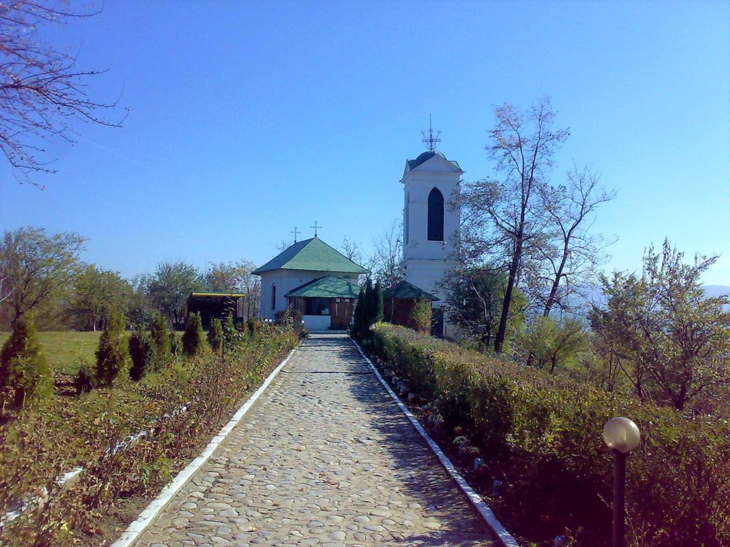 Mănăstirea Antim-Troianu întregește viața monahală a Râmnicului 246910