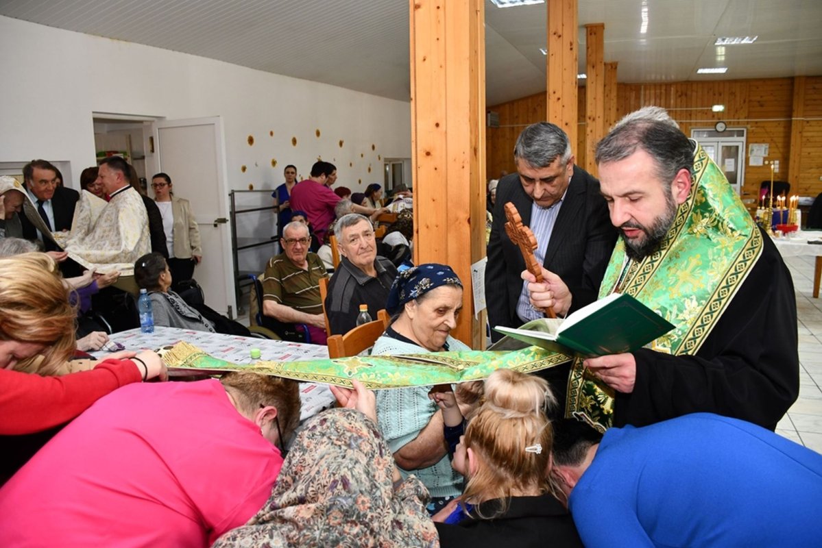 Program eparhial de intensificarea a rugăciunii la centre pentru vârstnici 246966