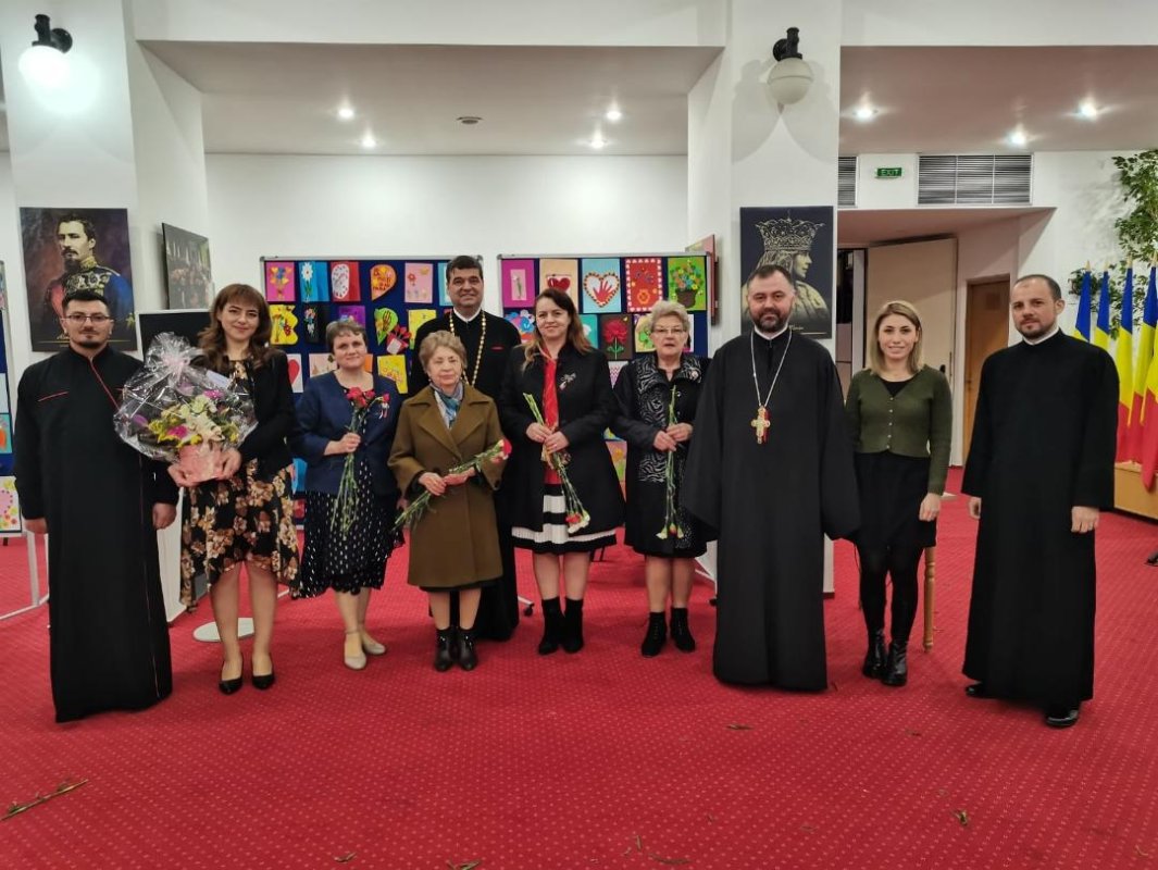 Șezătoare populară și spectacol dedicat mamelor la Slobozia 246973