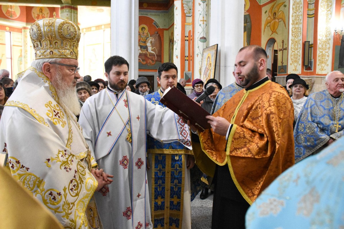 Binecuvântare arhierească la „Catedrala din Mănăştur” 247126