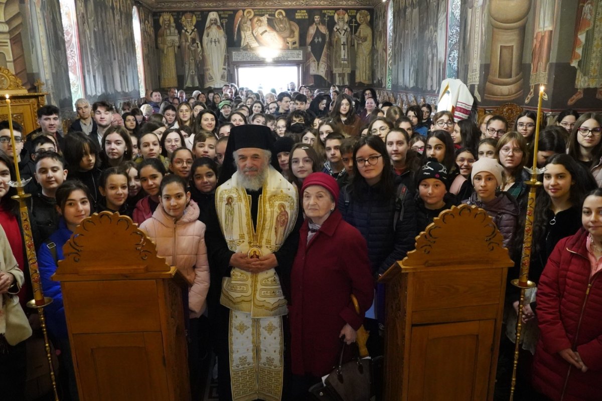 Olimpiadă interdisciplinară la Seminarul Teologic Ortodox din Galaţi 247175