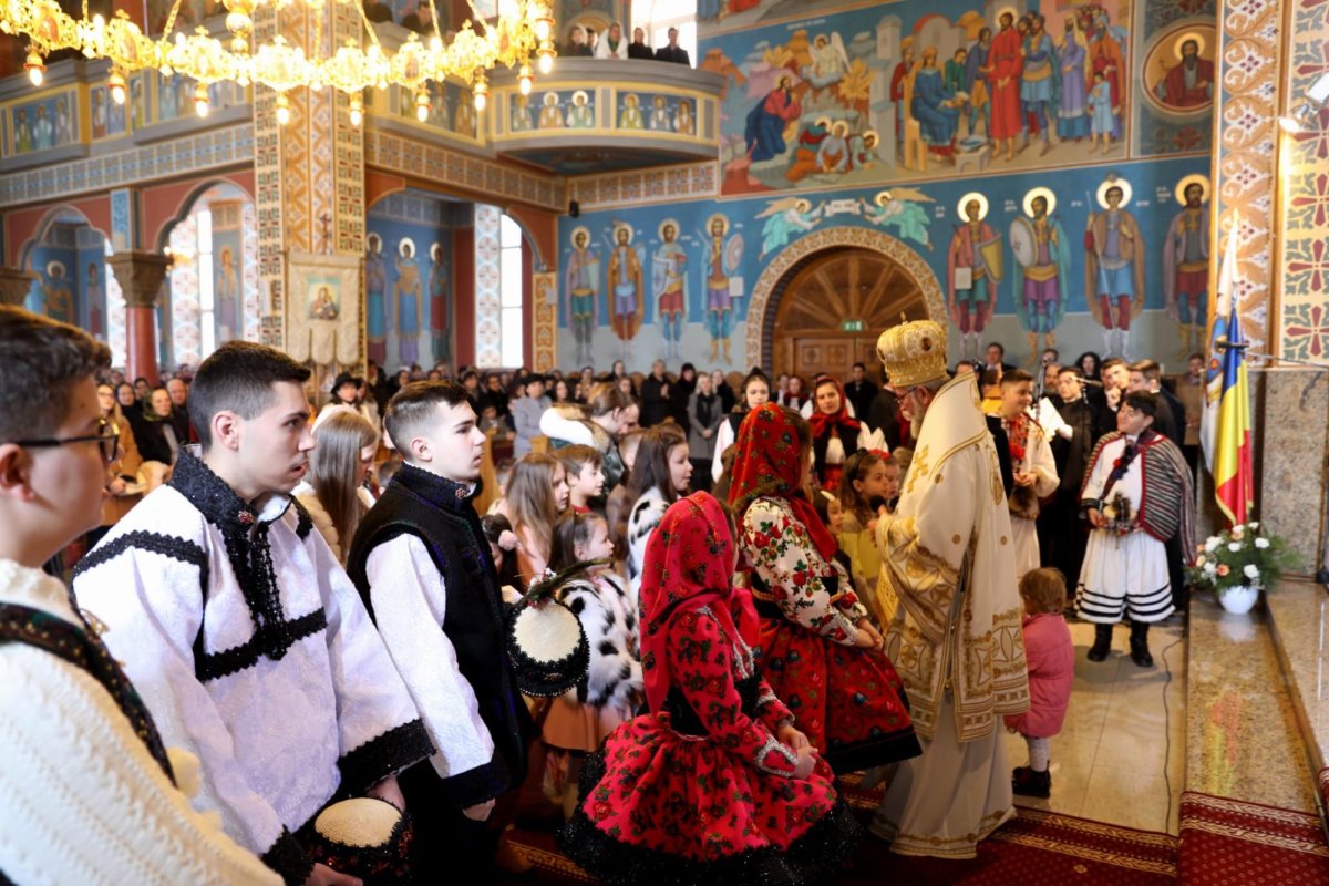 Vizită arhierească la Negreşti-Oaş 247214