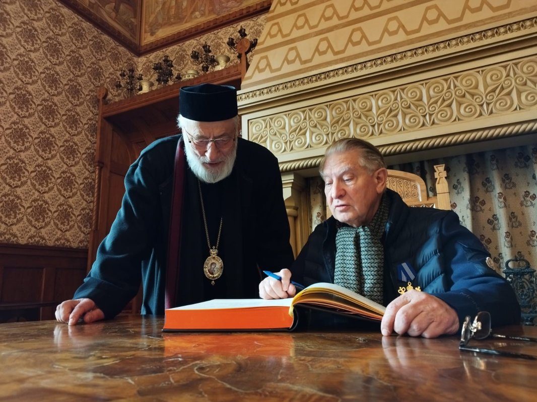 Neurochirurgul Alexandru Vlad Ciurea în vizită la Curtea de Argeș 247312