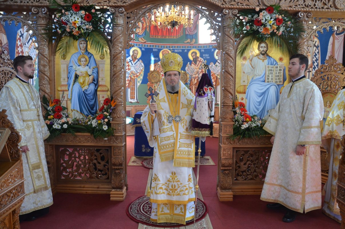 Slujire arhierească în Parohia Rontău, județul Bihor 247318