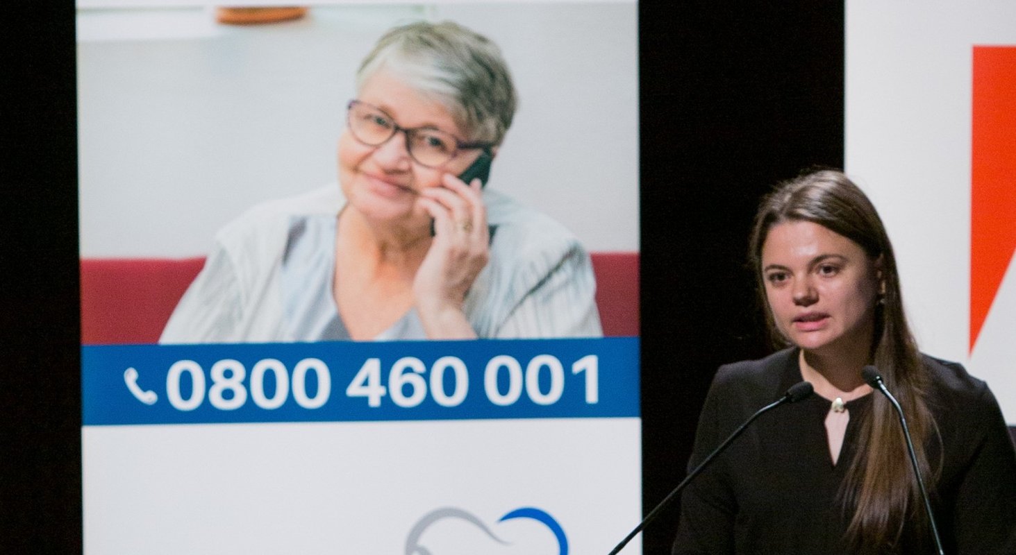 Telefonul Vârstnicului, un ajutor pentru bătrâni 247351