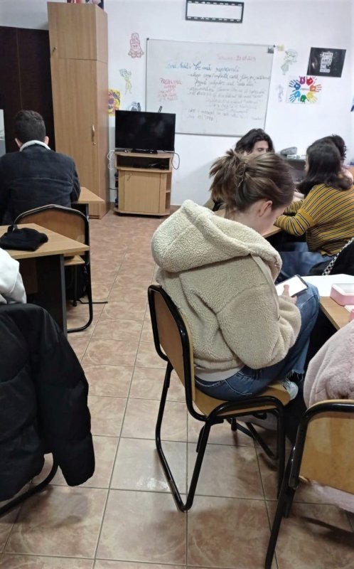 „Mă uit la copiii cu care lucrez şi am mare încredere în viitor” 247486