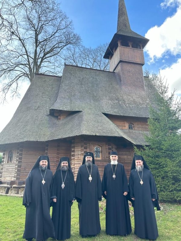 Sinod Mitropolitan la Limours, Franța 247493