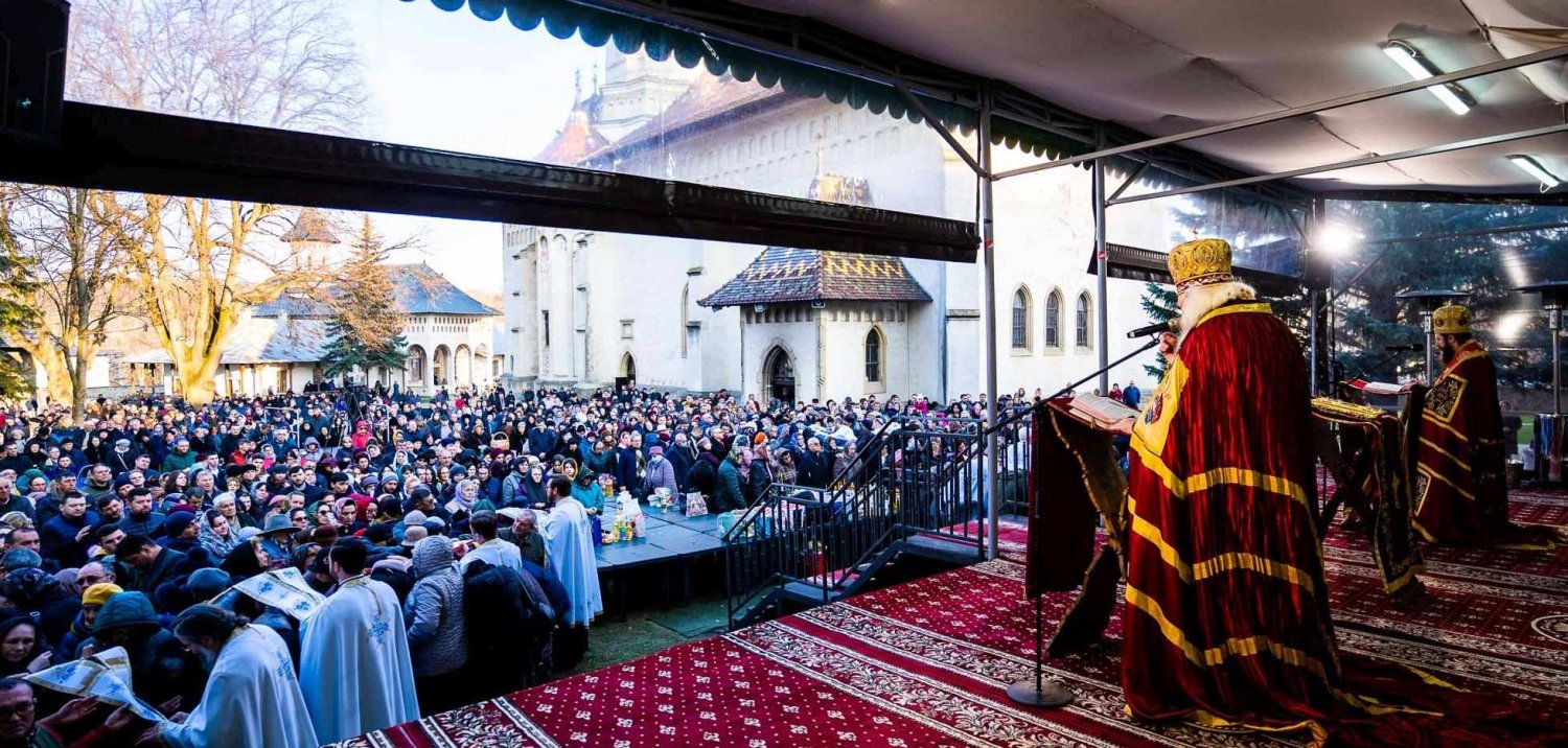 Sfântul Maslu la Catedrala Arhiepiscopală din Suceava 247705