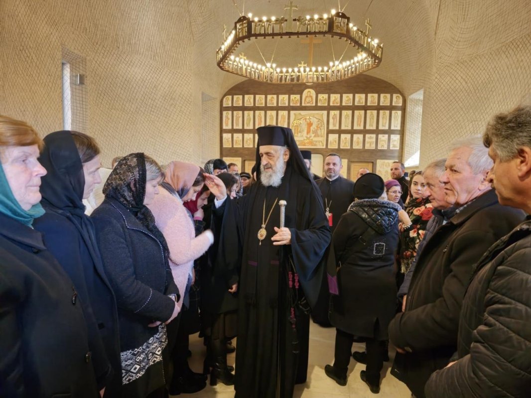 Slujire arhierească la Mănăstirea „Sfânta Cruce” din Aiud 247695