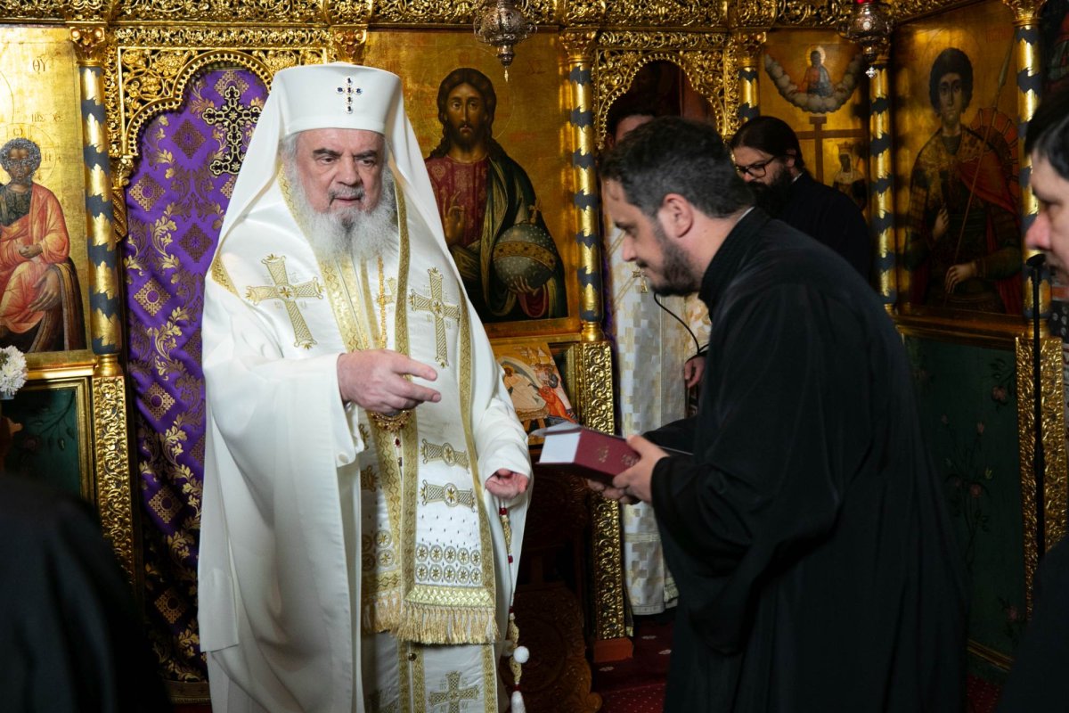 Hirotesii de noi duhovnici la Paraclisul istoric al Reședinței Patriarhale 247823