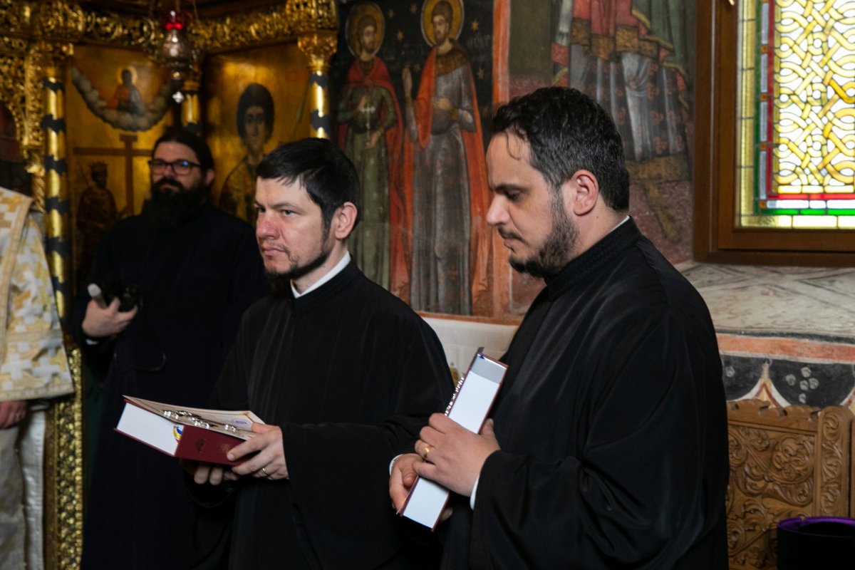Hirotesii de noi duhovnici la Paraclisul istoric al Reședinței Patriarhale 247824