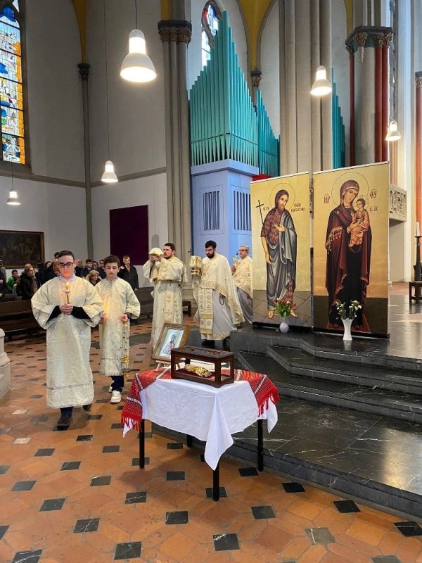 Moaștele Sfântului Dionisie Erhan în Protopopiatul Nordrhein-Westfalen Sud 247793