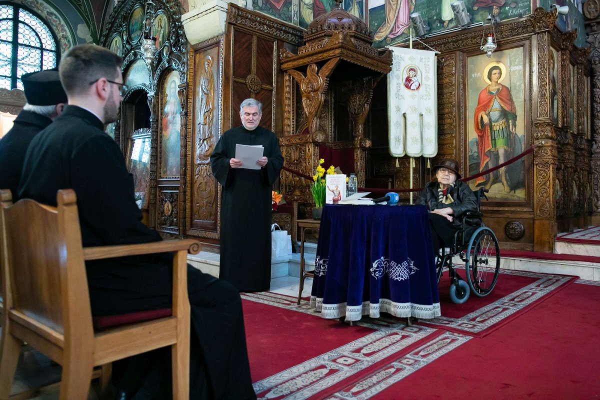 Lansare de carte și dialog între generații la Biserica „Sfântul Elefterie“-Nou 247919