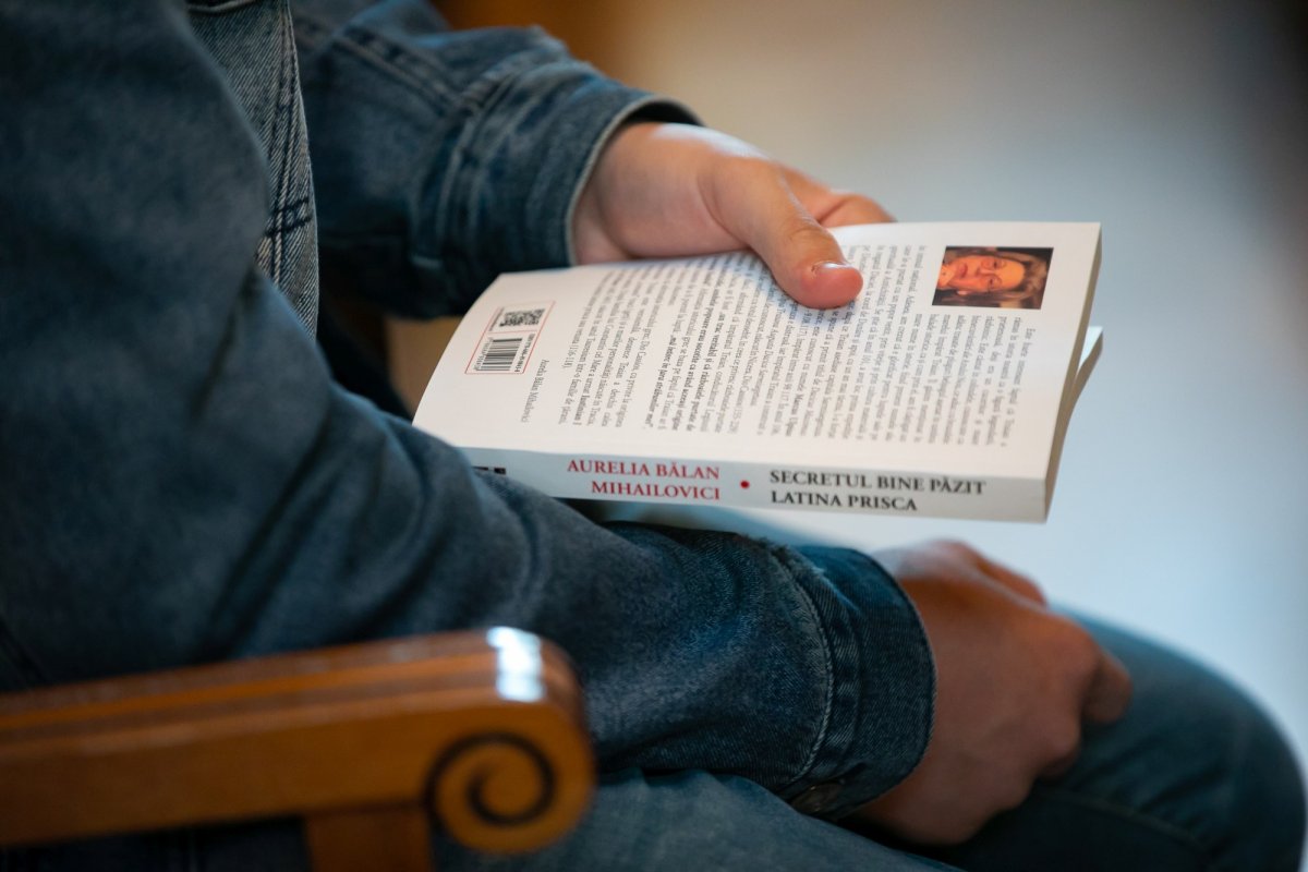 Lansare de carte și dialog între generații la Biserica „Sfântul Elefterie“-Nou 247924