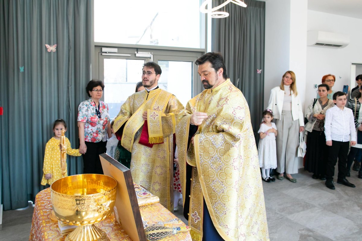 Moment de bucurie pentru copiii Grădiniței Patriarhiei Române  248109