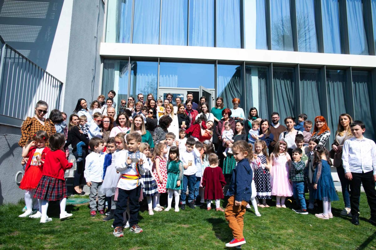 Moment de bucurie pentru copiii Grădiniței Patriarhiei Române  248138