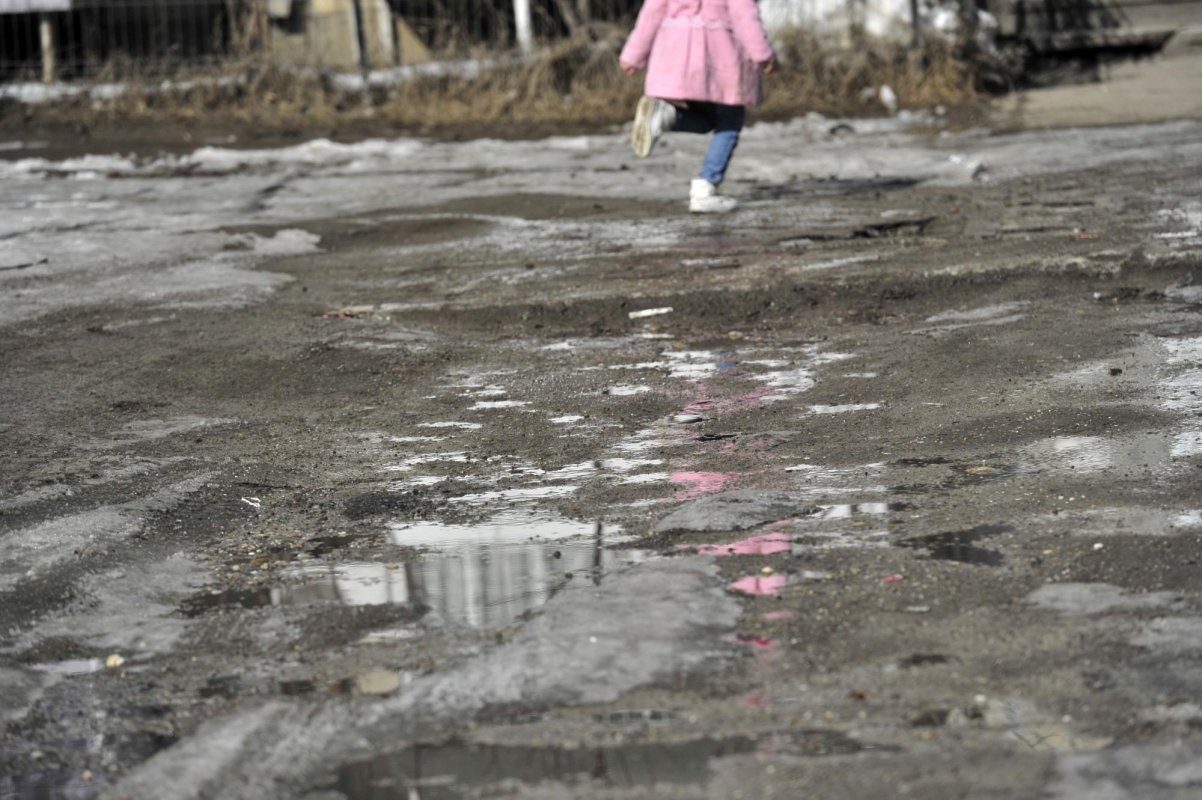 Sărăcia şi consumul de substanţe, printre cauzele abandonului şcolar 247996