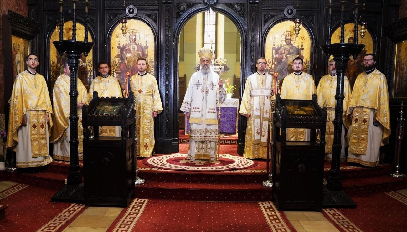 „Creștin adevărat este acela care se străduiește, pe cât este cu putință omului, să-L urmeze pe Hristos” 248390