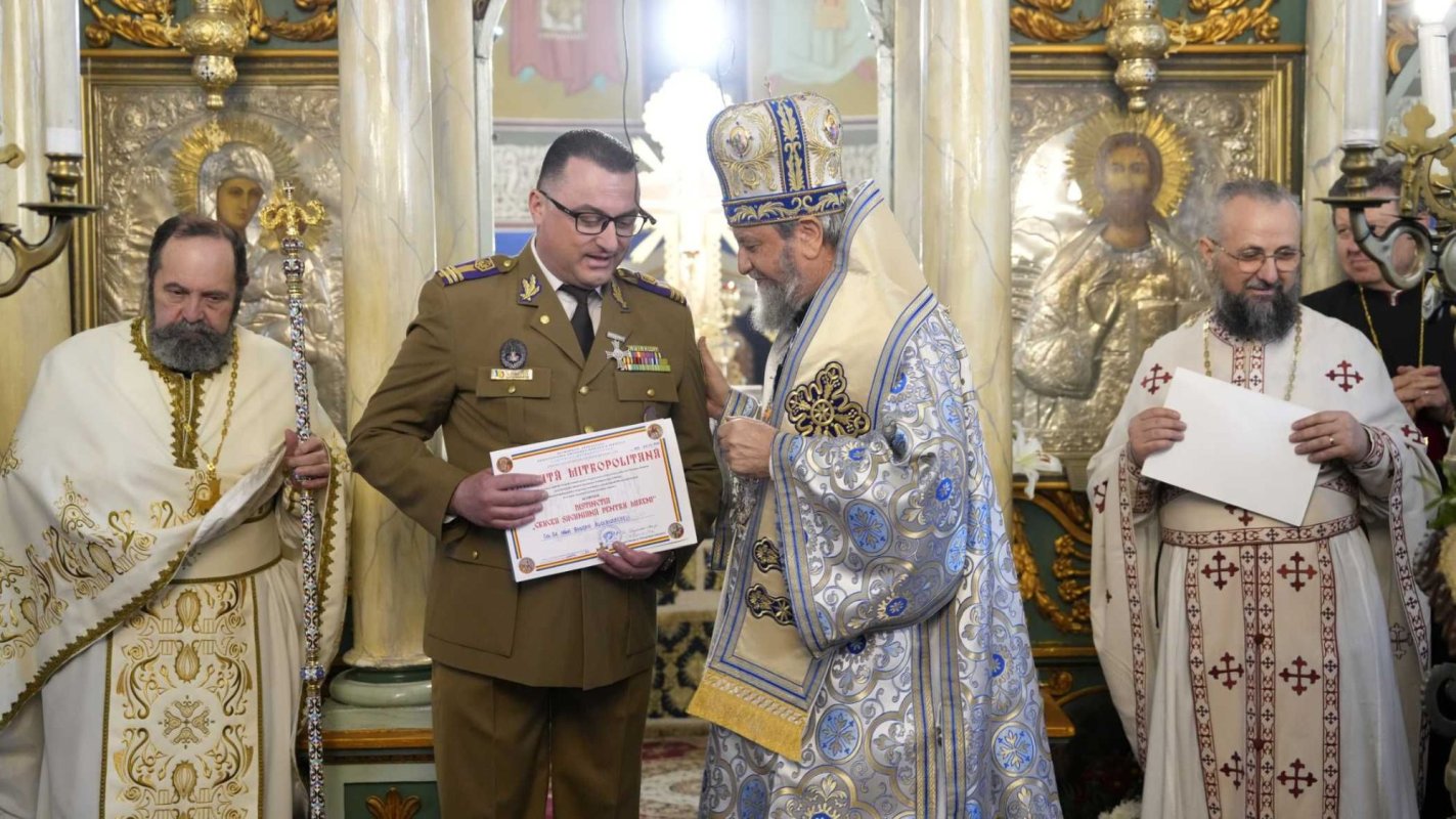 Liturghie arhierească în Biserica „Buna Vestire” din Brașov 248367