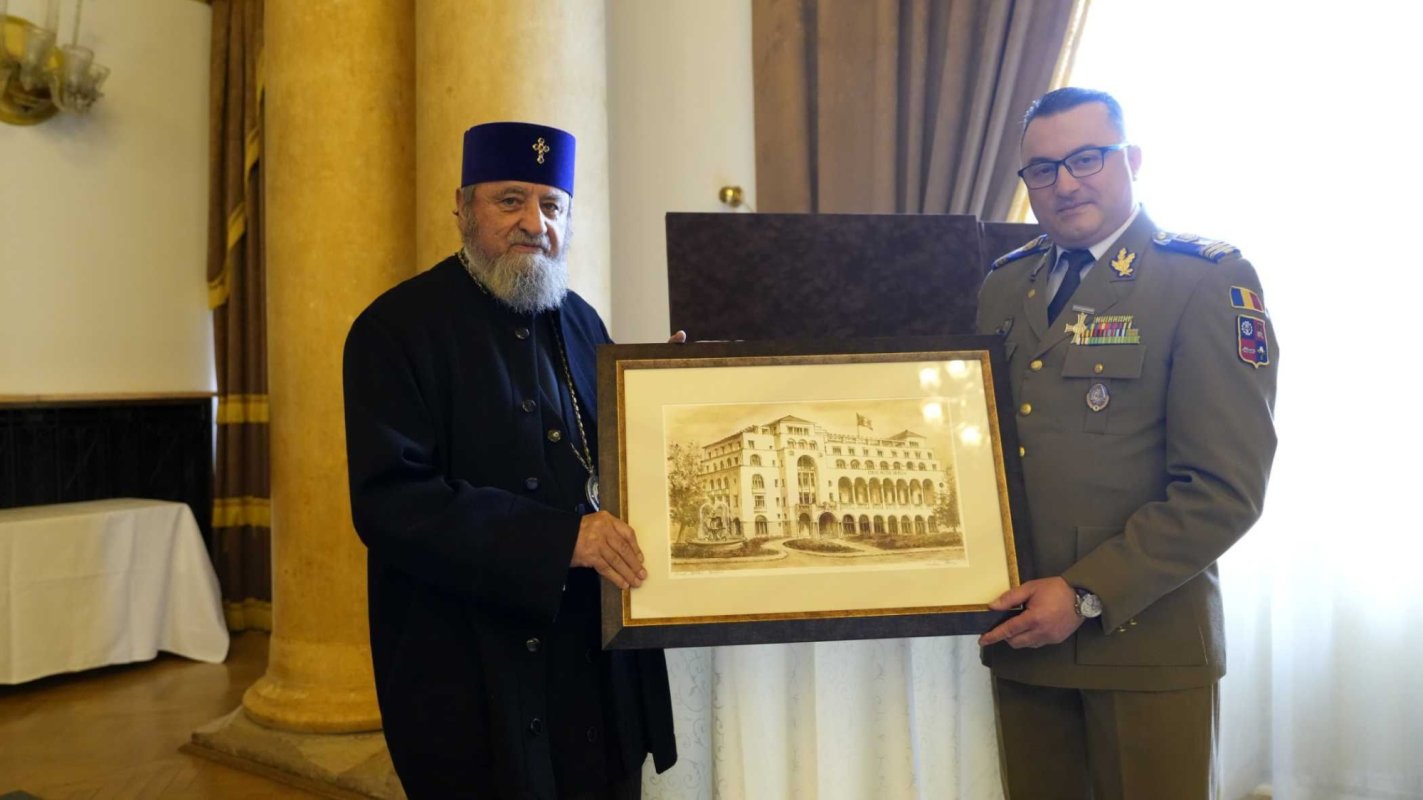 Liturghie arhierească în Biserica „Buna Vestire” din Brașov 248369