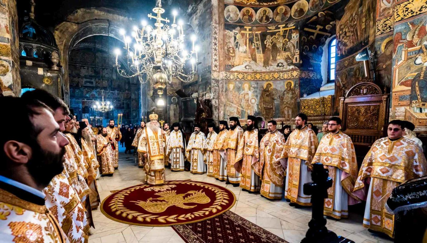 Liturghie arhierească în Duminica a patra a Marelui Post la Mănăstirea „Sfântul Ioan cel Nou de la Suceava” 248396
