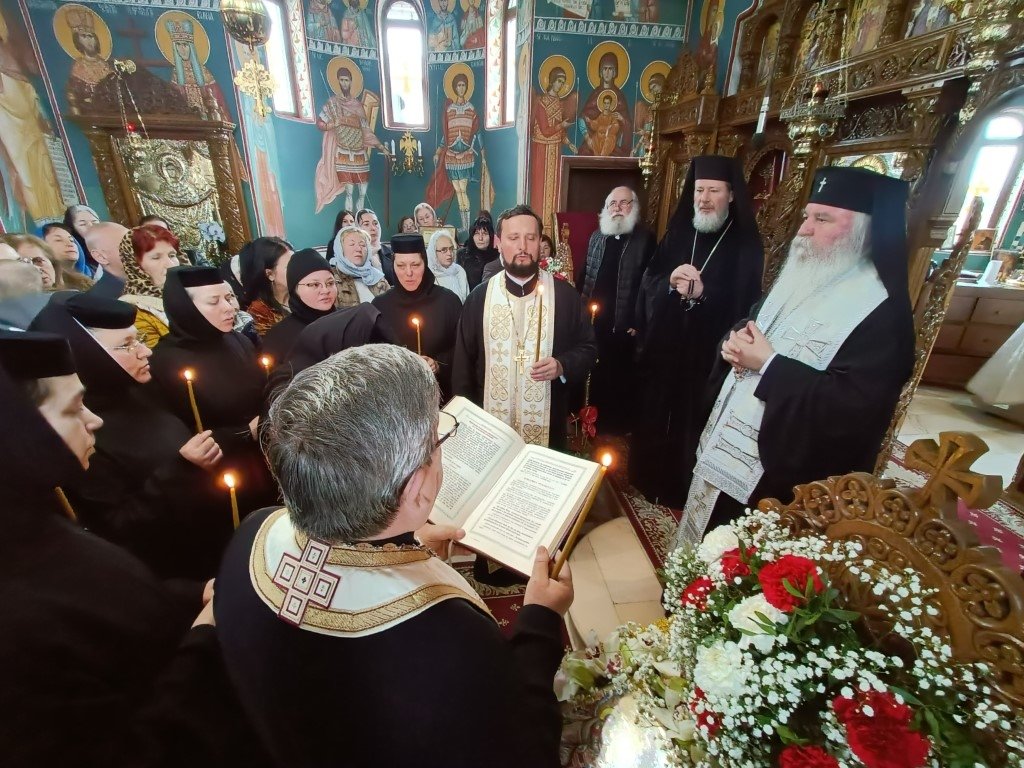 Sărbătoare la două așezăminte din Timiș 248402