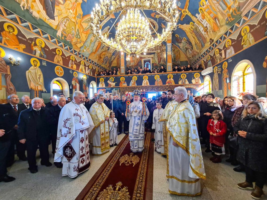 Sfințirea ansamblului parohial din cartierul clujean Borhanci 248375