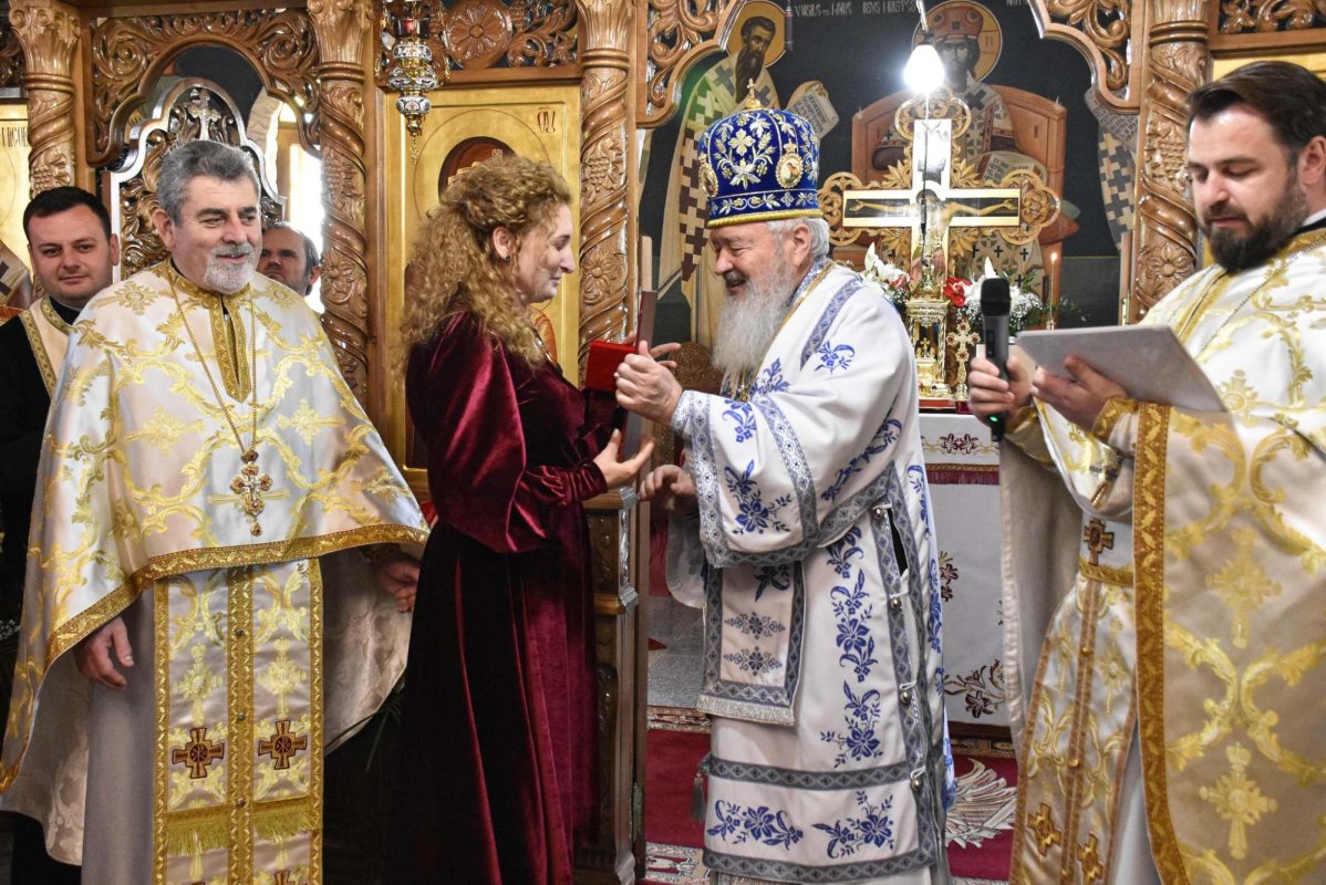 Sfințirea ansamblului parohial din cartierul clujean Borhanci 248382