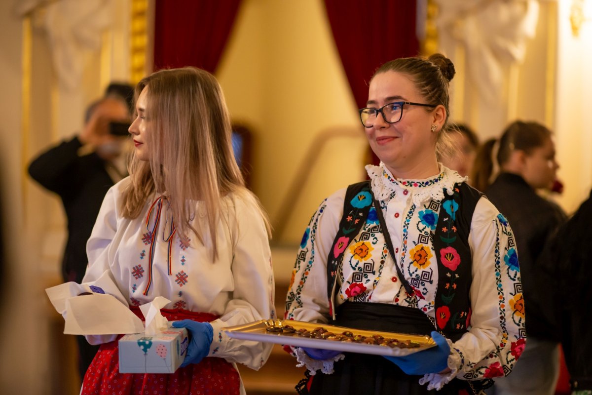 Conferința „Eros, Logos & Agape” la Teatrul Regina Maria din Oradea 248517