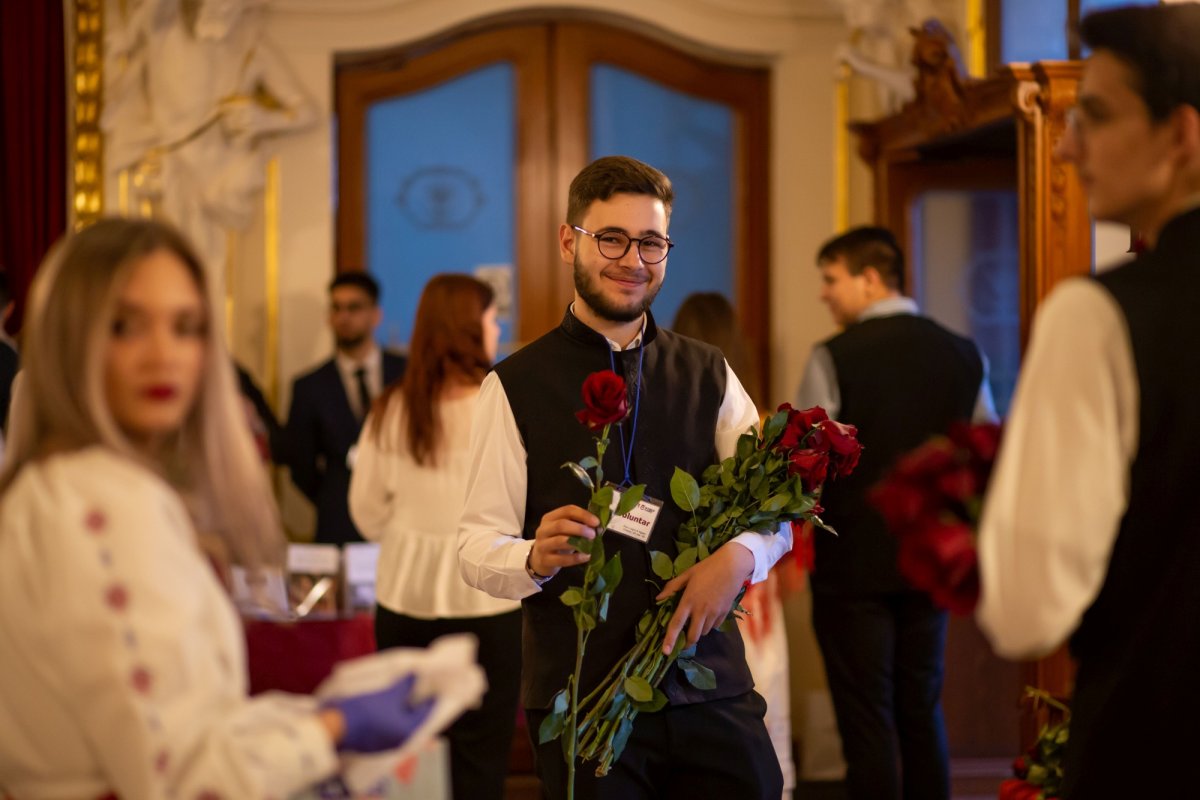 Conferința „Eros, Logos & Agape” la Teatrul Regina Maria din Oradea 248518