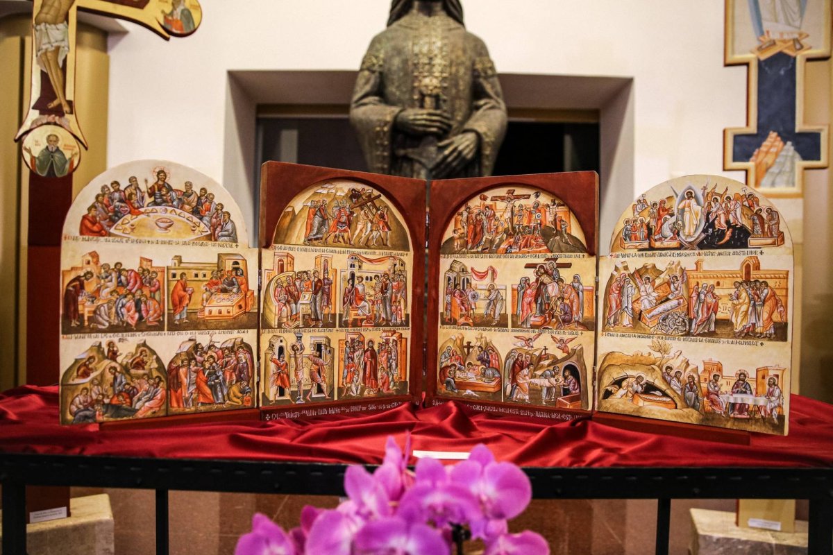 Expoziția de icoane pe lemn „Patimi și Cruce” la Muzeul Mitropoliei Clujului 248716