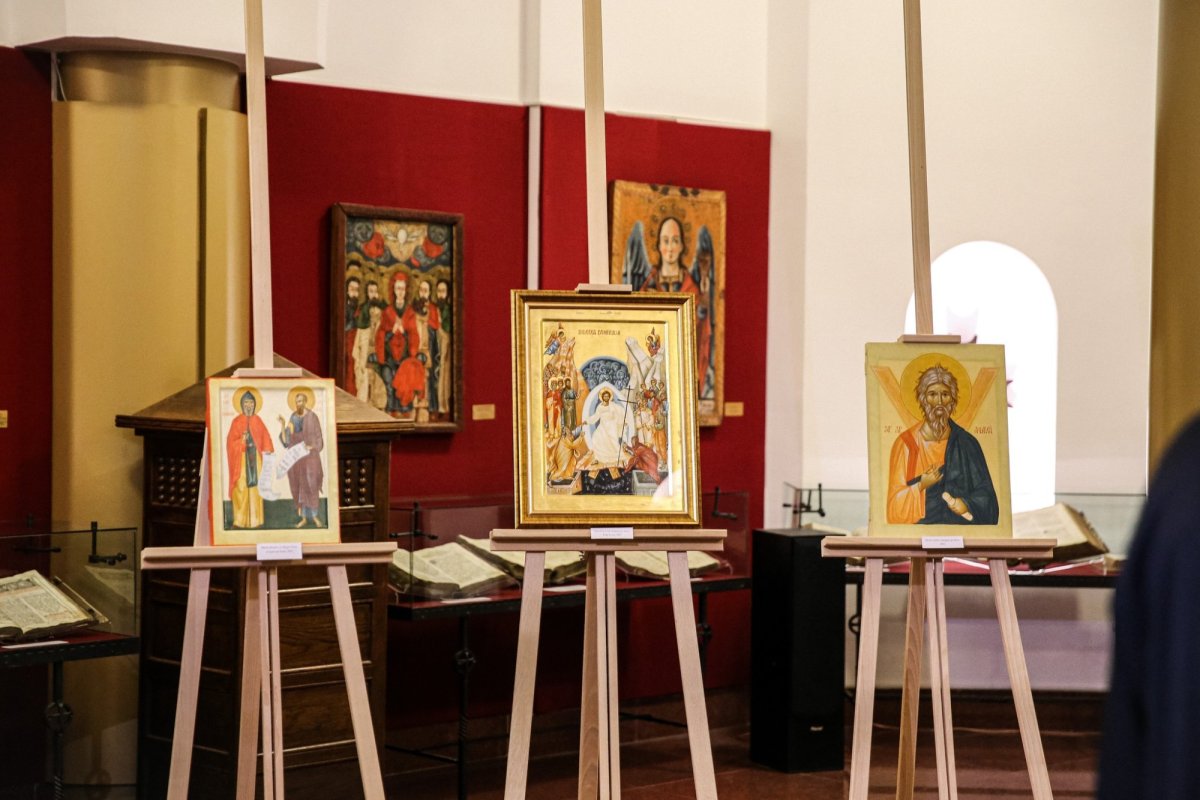 Expoziția de icoane pe lemn „Patimi și Cruce” la Muzeul Mitropoliei Clujului 248721