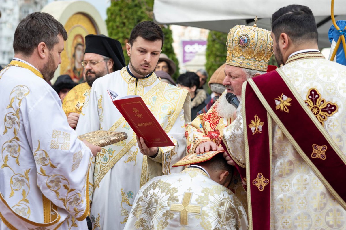 Hirotonie întru diacon la Paraclisul Catedralei Naționale 249051