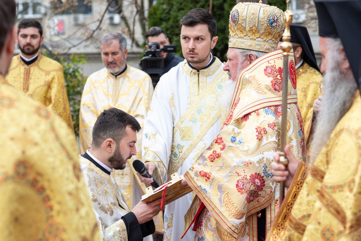 Hirotonie întru diacon la Paraclisul Catedralei Naționale 249052